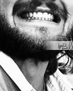 photographie prise lors de la féria de Nîmes. Gros plan sur les fêtards