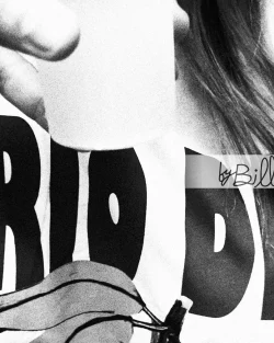 photographie prise lors de la féria de Nîmes. Gros plan sur les fêtards