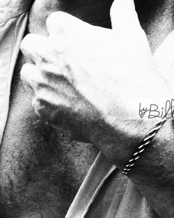 photographie prise lors de la féria de Nîmes. Gros plan sur les fêtards