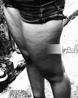 photographie prise lors de la féria de Nîmes. Gros plan sur les fêtards