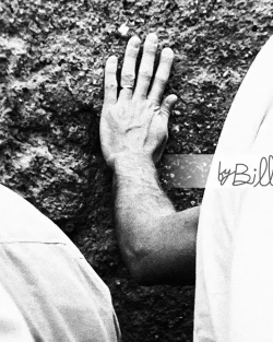 photographie prise lors de la féria de Nîmes. Gros plan sur les fêtards