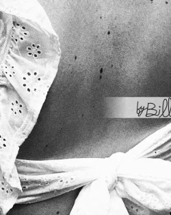 photographie prise lors de la féria de Nîmes. Gros plan sur les fêtards