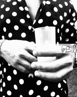 photographie prise lors de la féria de Nîmes. Gros plan sur les fêtards